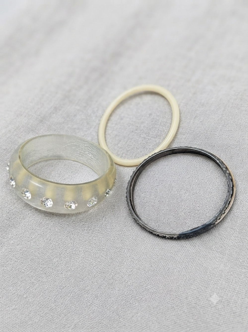 Set of Three Women’s Fashion Bangles - Lucite y2k bling Gunmetal
